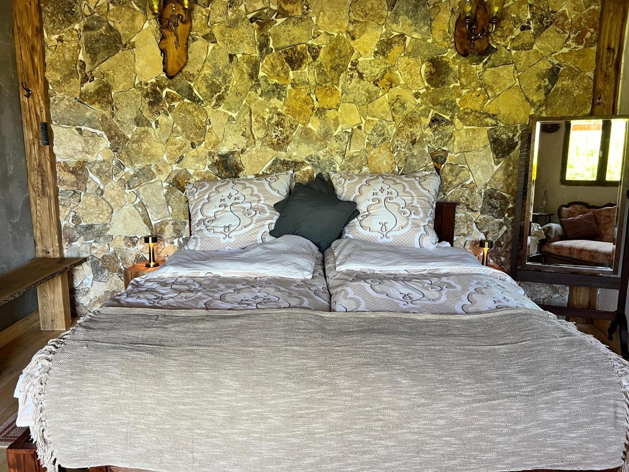 Les Magnels Bed & Breakfast วาลเลอโรก ภายนอก รูปภาพ