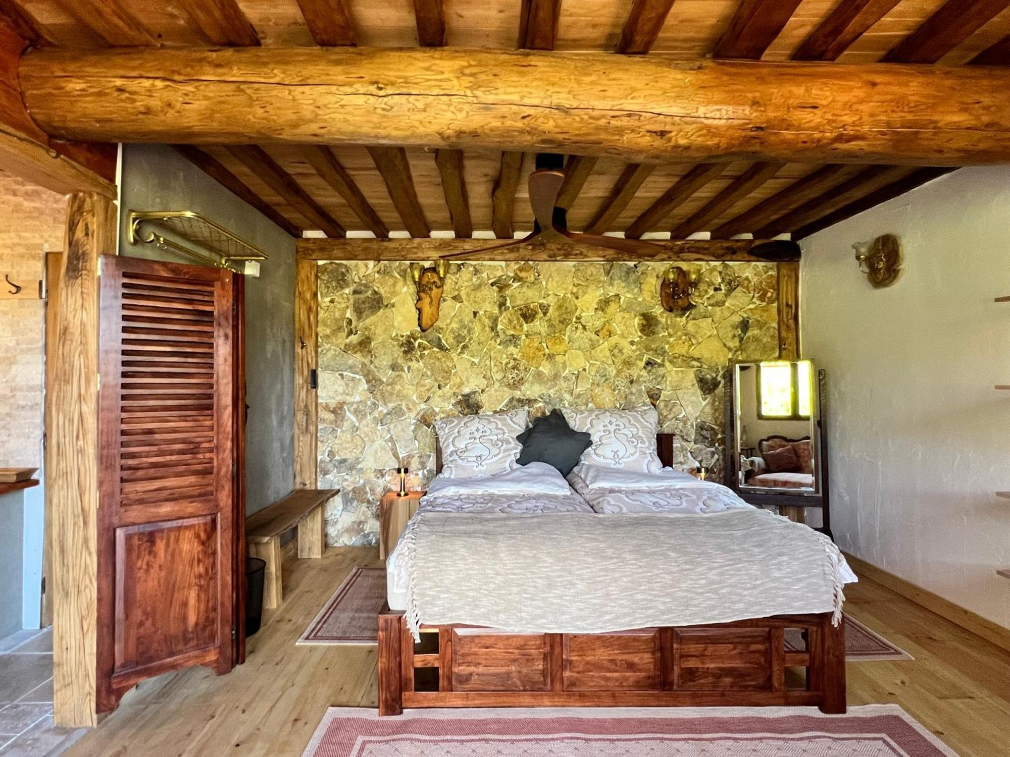Les Magnels Bed & Breakfast วาลเลอโรก ภายนอก รูปภาพ