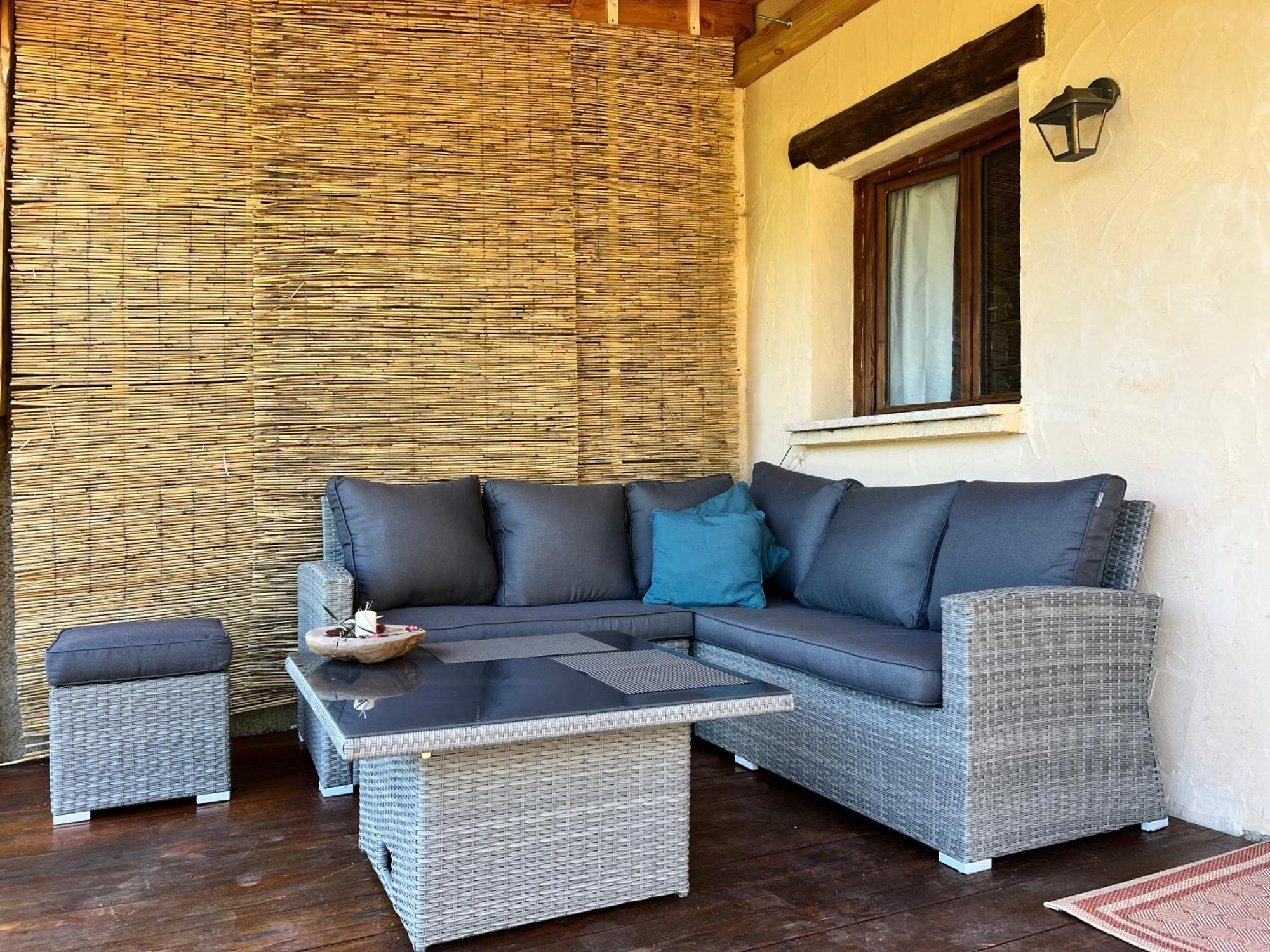 Les Magnels Bed & Breakfast วาลเลอโรก ภายนอก รูปภาพ