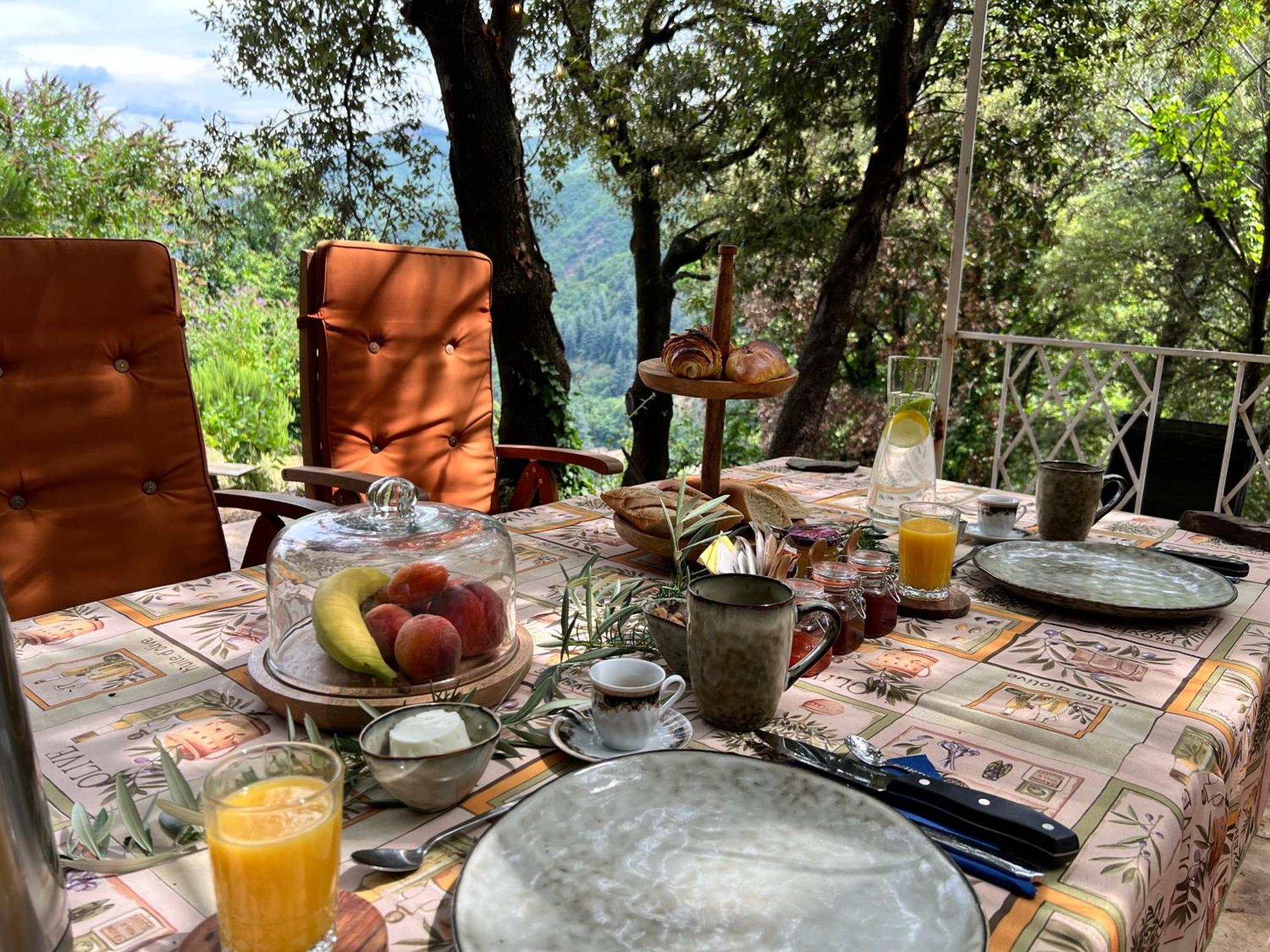 Les Magnels Bed & Breakfast วาลเลอโรก ภายนอก รูปภาพ