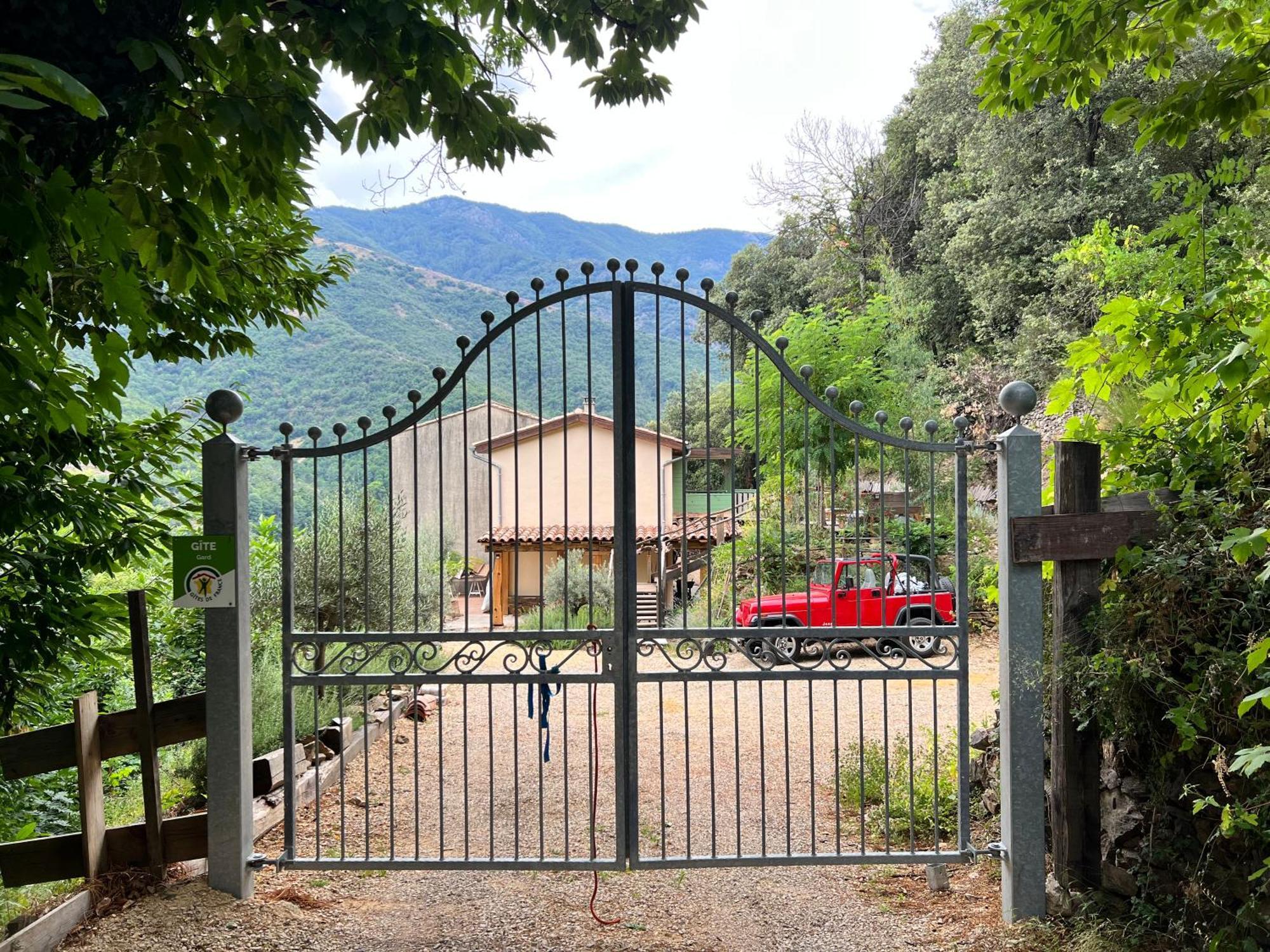 Les Magnels Bed & Breakfast วาลเลอโรก ภายนอก รูปภาพ